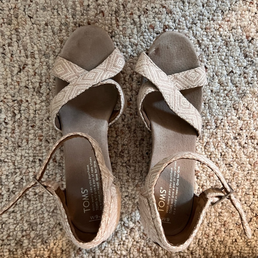 Toms Wedges